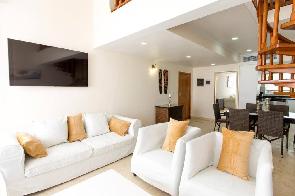 Pristine 4br Beachfront Getaway With Pool & Rooftop Apartamento *