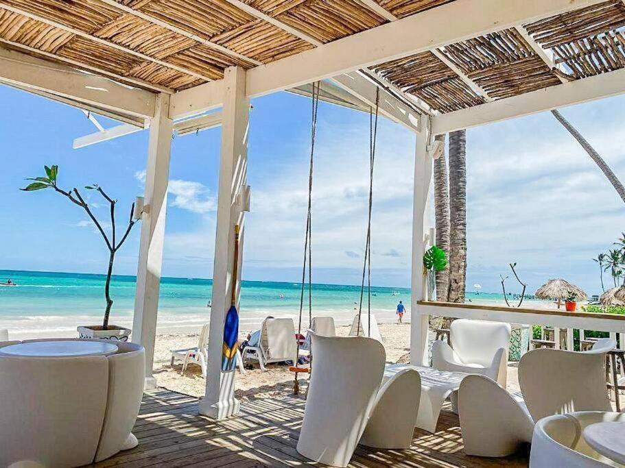 Pristine 4br Beachfront Getaway With Pool & Rooftop Apartamento *