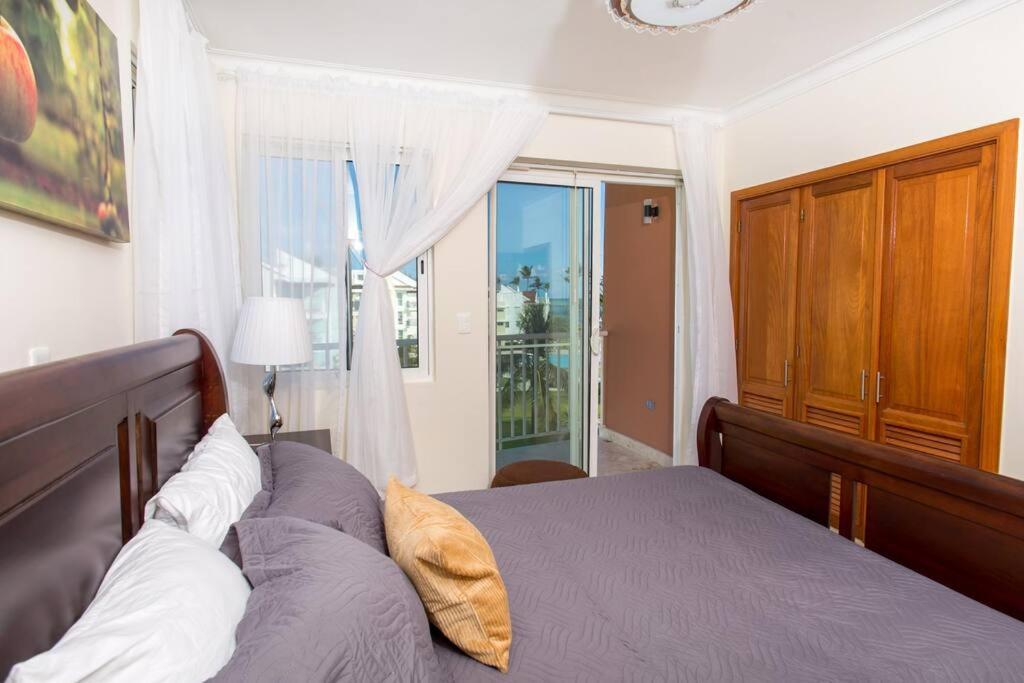Pristine 4br Beachfront Getaway With Pool & Rooftop Apartamento *