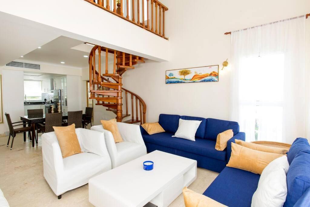 Pristine 4br Beachfront Getaway With Pool & Rooftop Apartamento Punta Cana