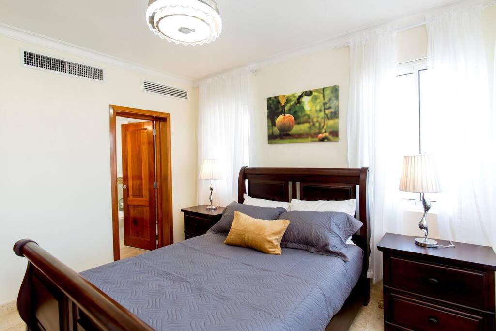 Apartamento Pristine 4br Beachfront Getaway With Pool & Rooftop *