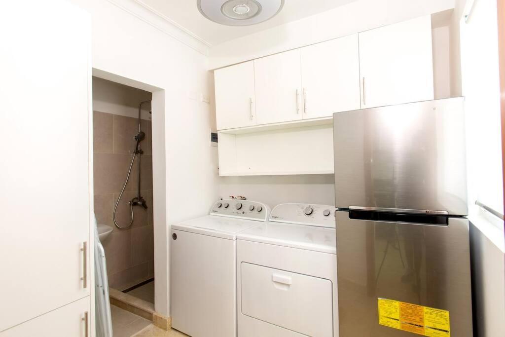 Pristine 4br Beachfront Getaway With Pool & Rooftop Apartamento Punta Cana