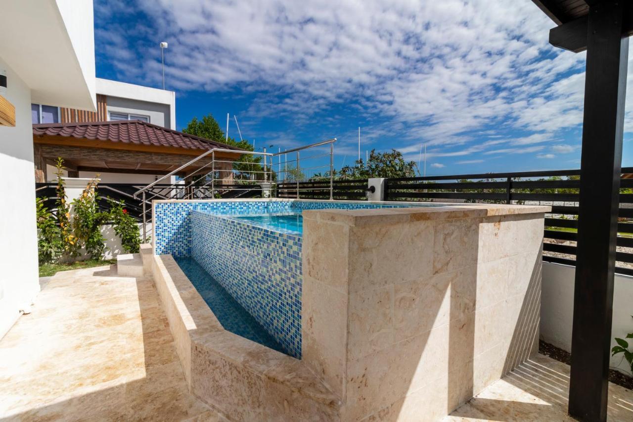 Villa Modern 4-br With Pool In Residential Area
