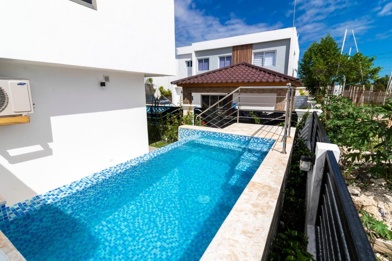 Villa Modern 4-br With Pool In Residential Area