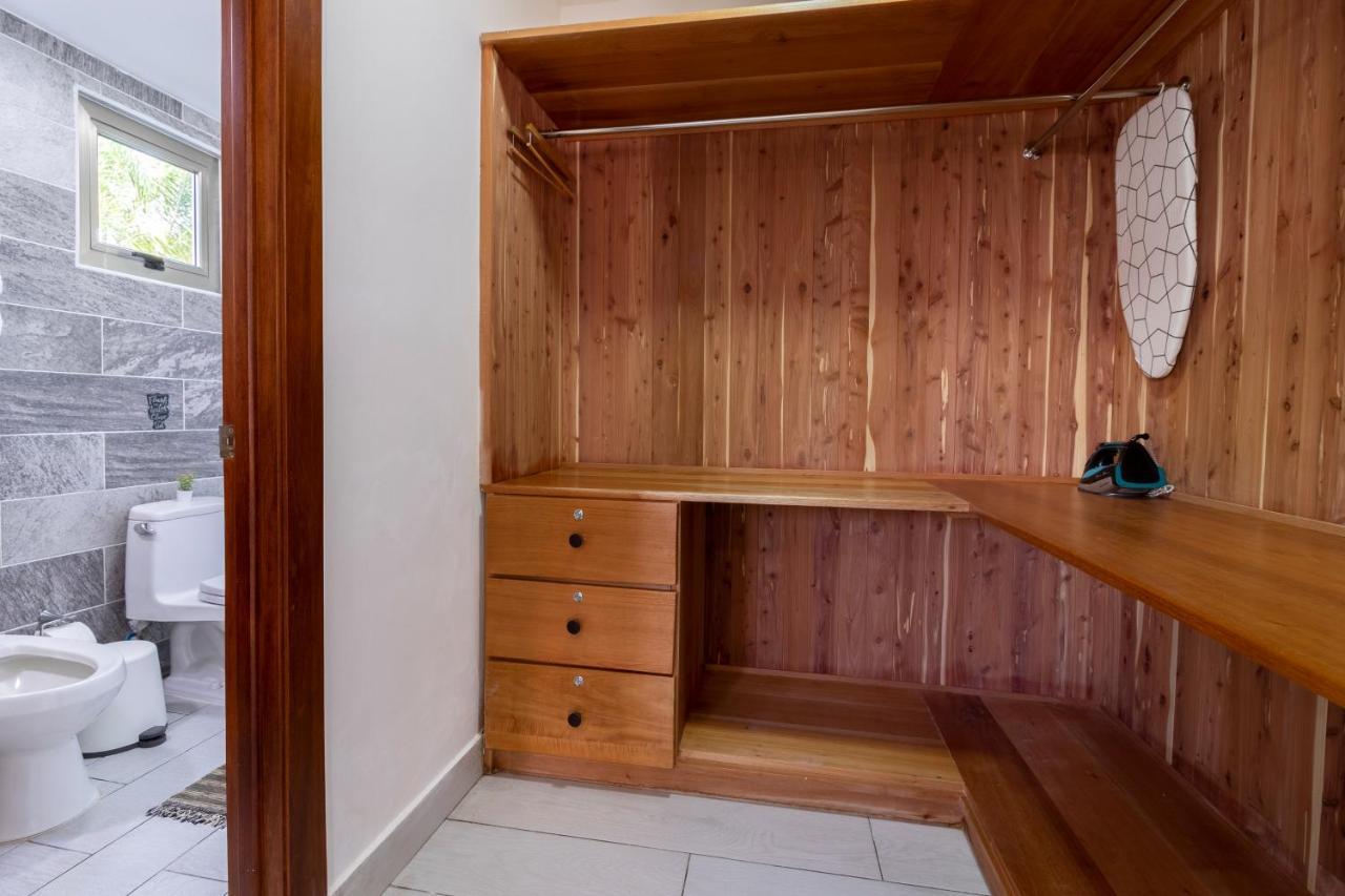 Villa Modern 4-br With Pool In Residential Area *