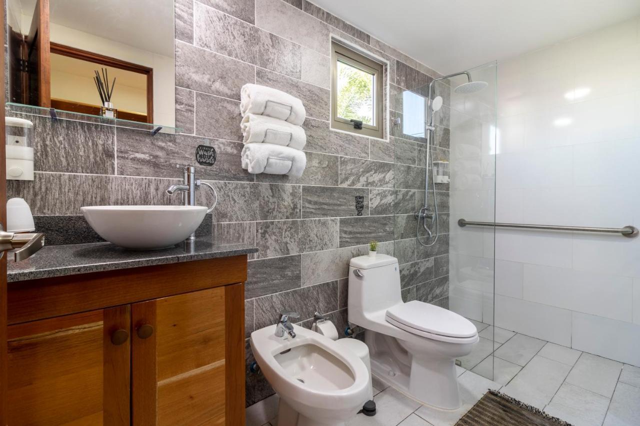 Modern 4-br With Pool In Residential Area *
