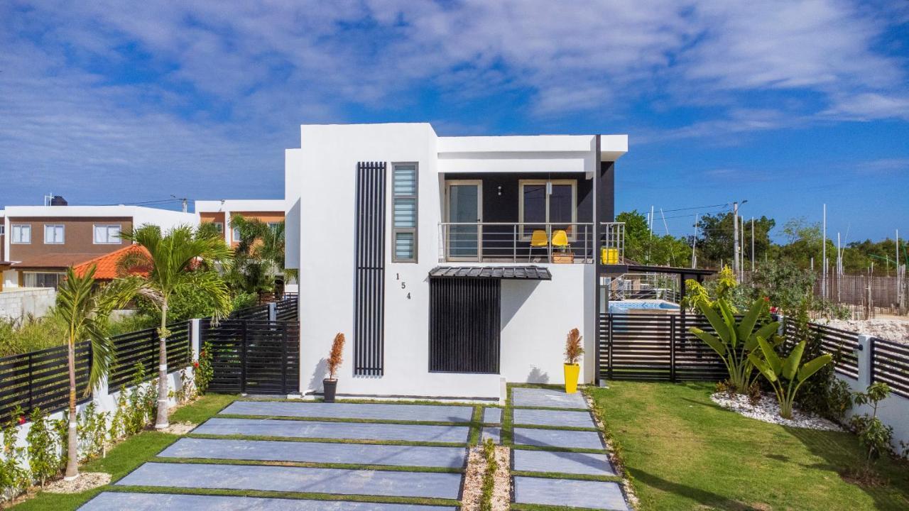 Modern 4-br With Pool In Residential Area * Punta Cana