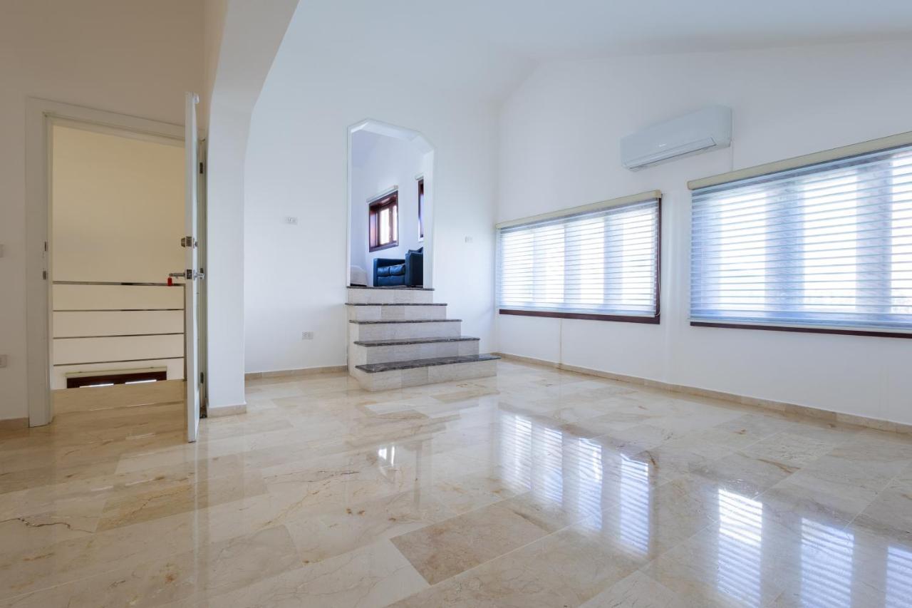 Huge 7-bedroom With Private Pool - Corales Villa *