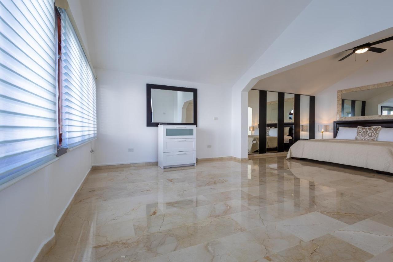 Huge 7-bedroom With Private Pool - Corales *