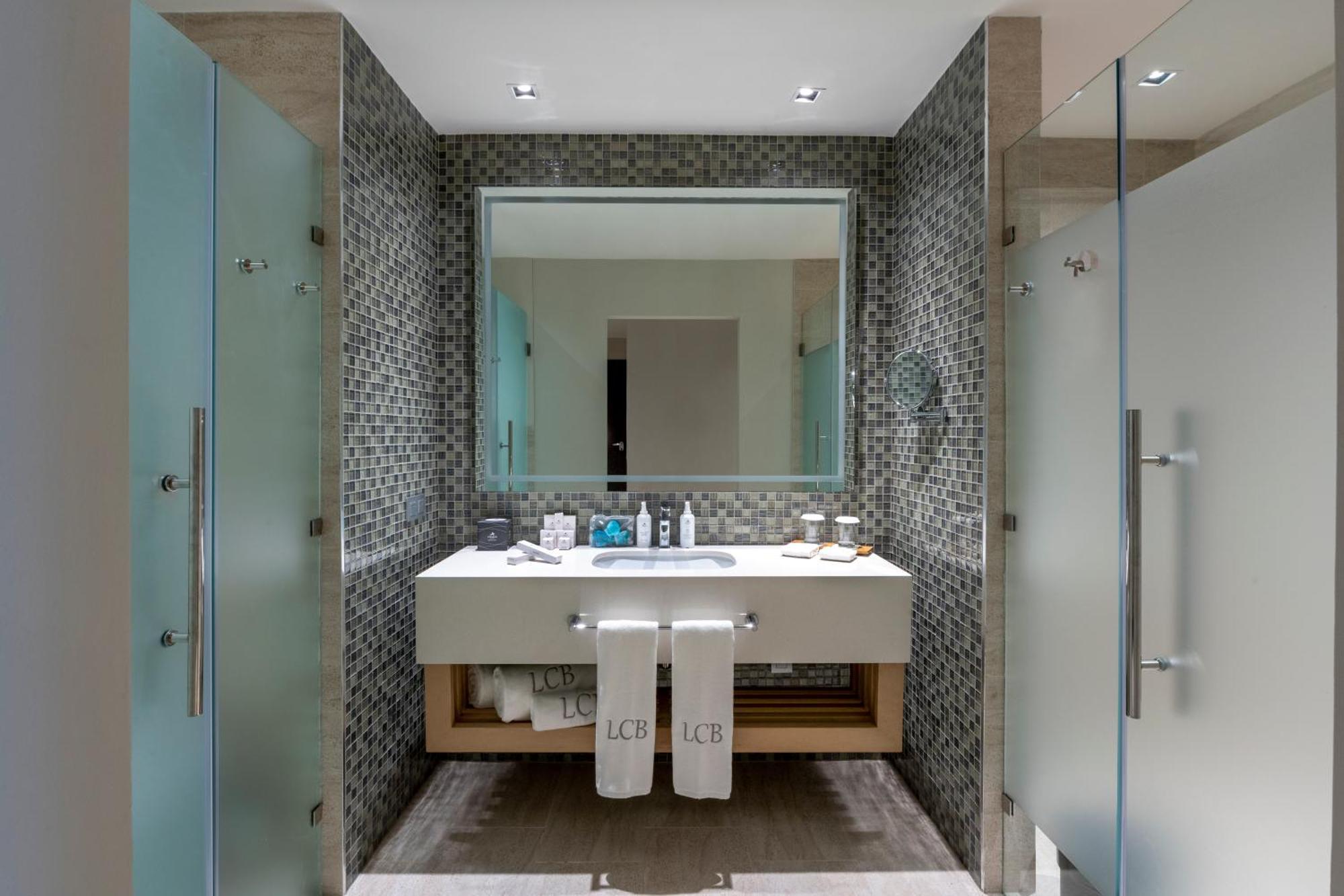 Resort Unique Club At Lopesan Costa Bávaro 5*