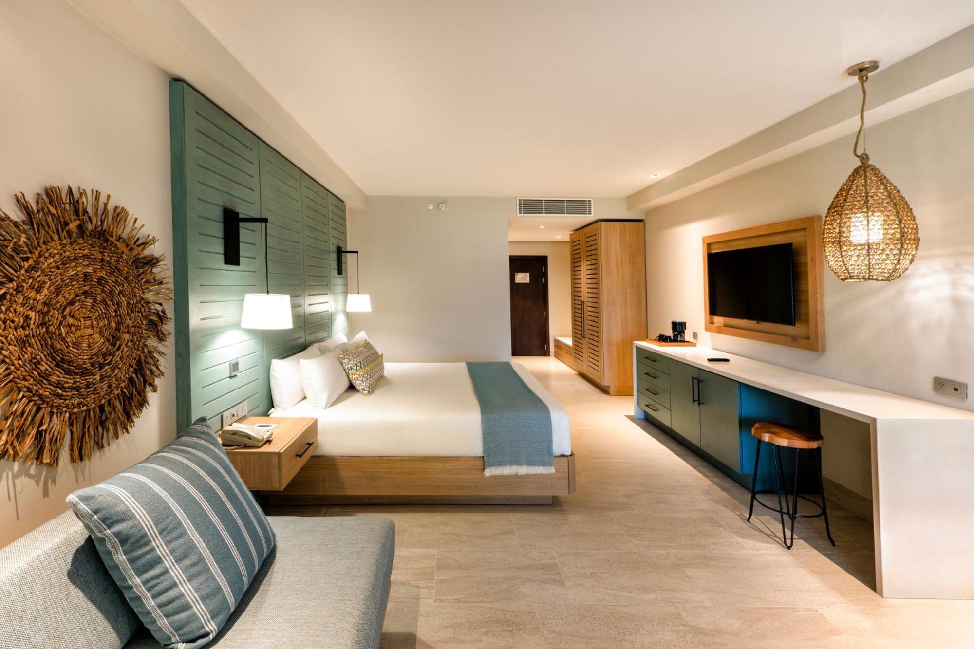 Unique Club At Lopesan Costa Bávaro 5*