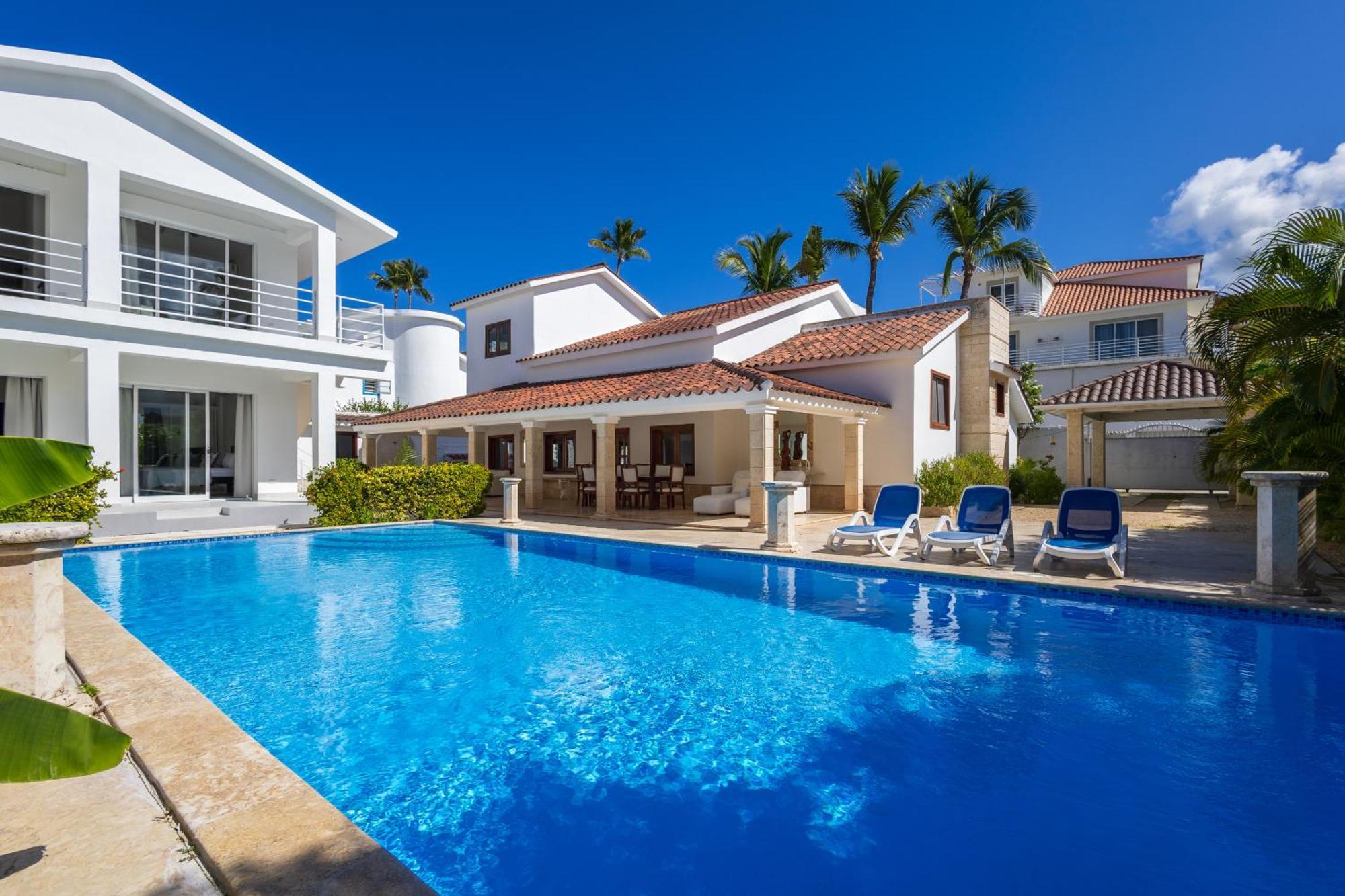 Huge 7-bedroom With Private Pool - Corales