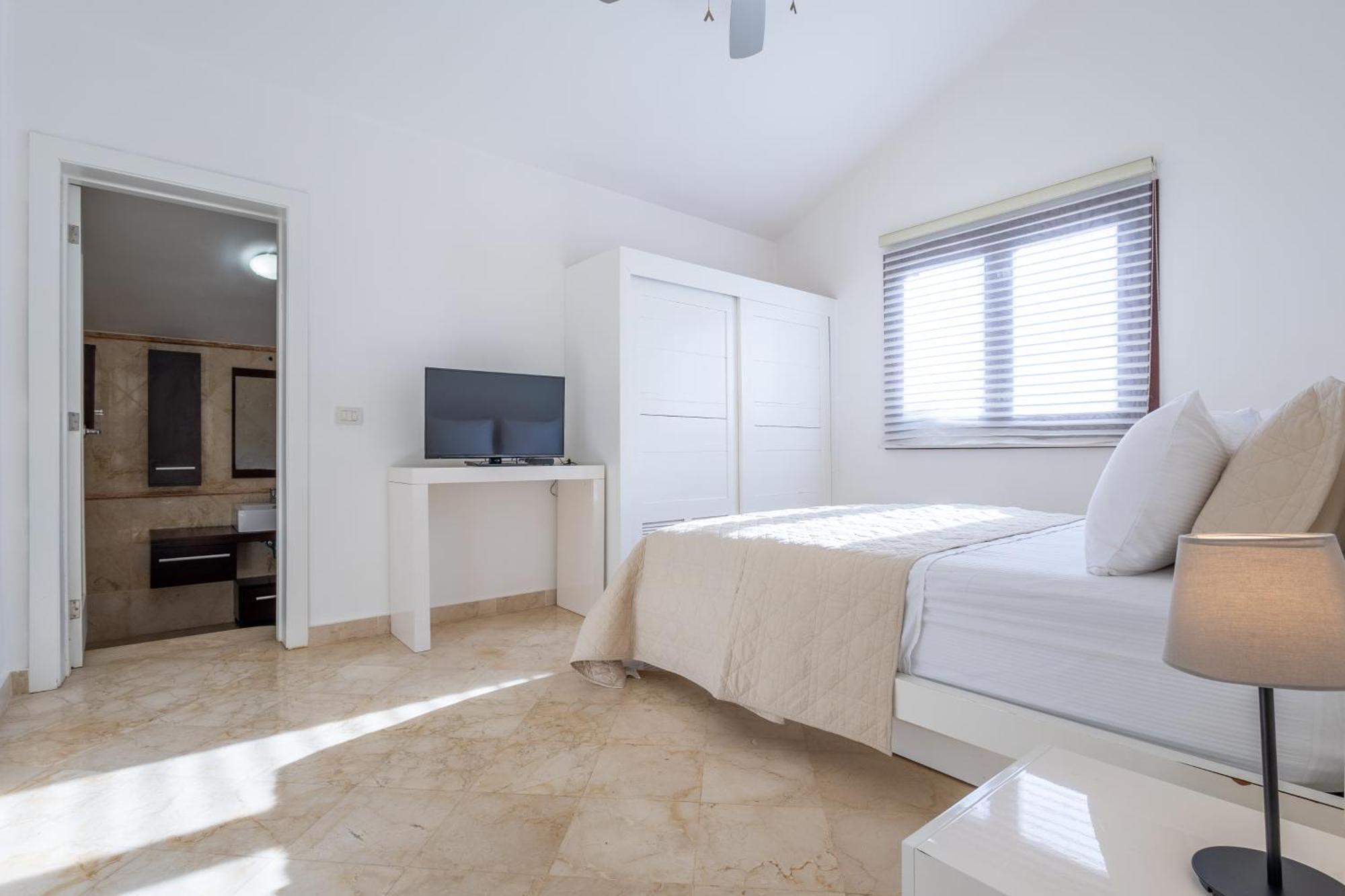 Huge 7-bedroom With Private Pool - Corales *