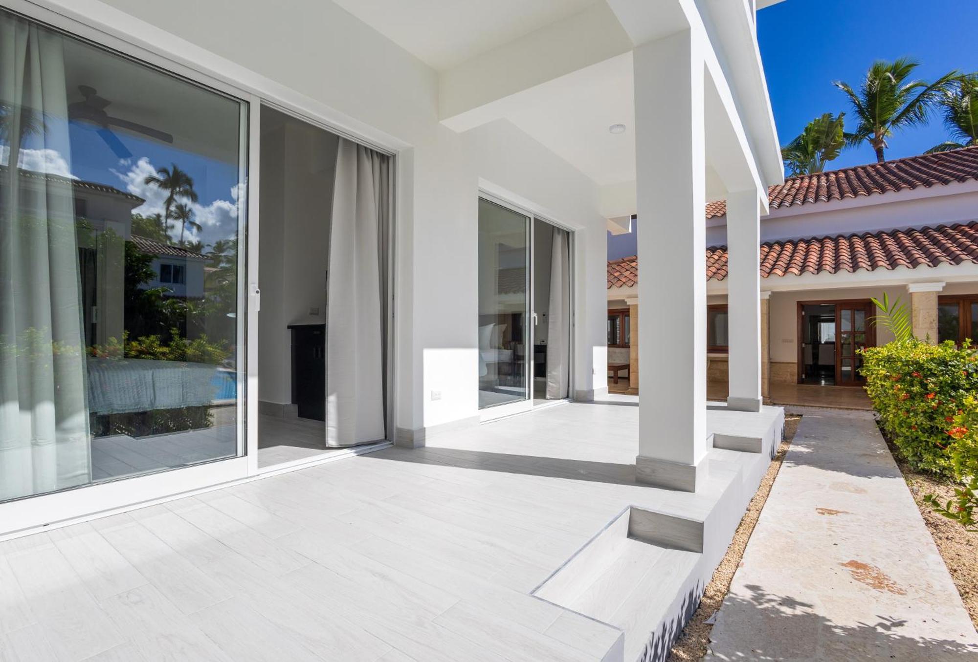 Huge 7-bedroom With Private Pool - Corales Villa