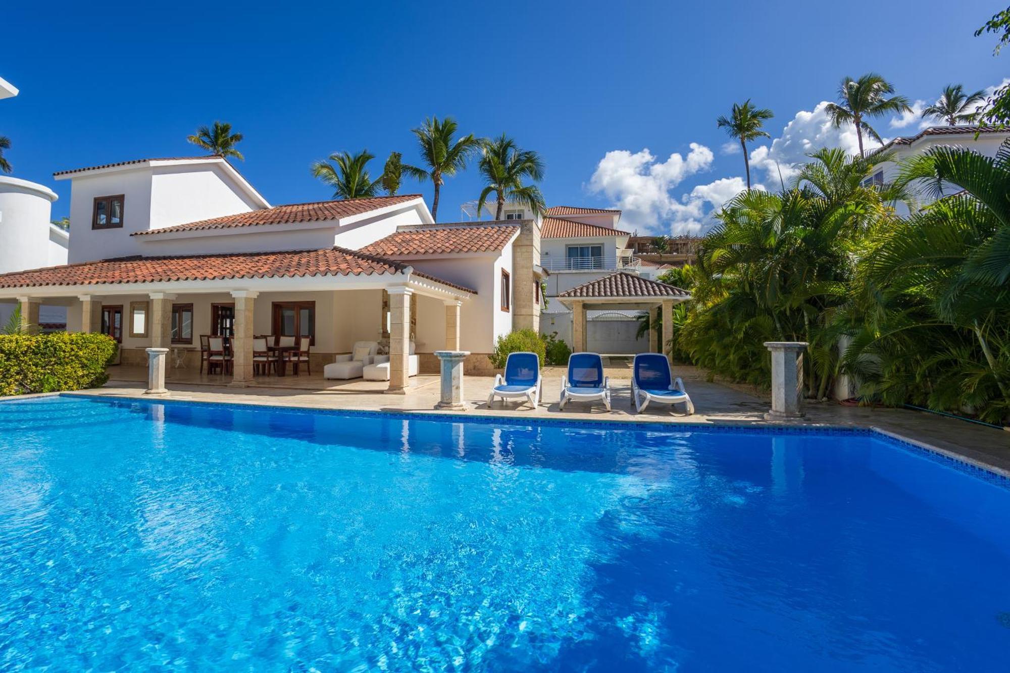 Huge 7-bedroom With Private Pool - Corales *