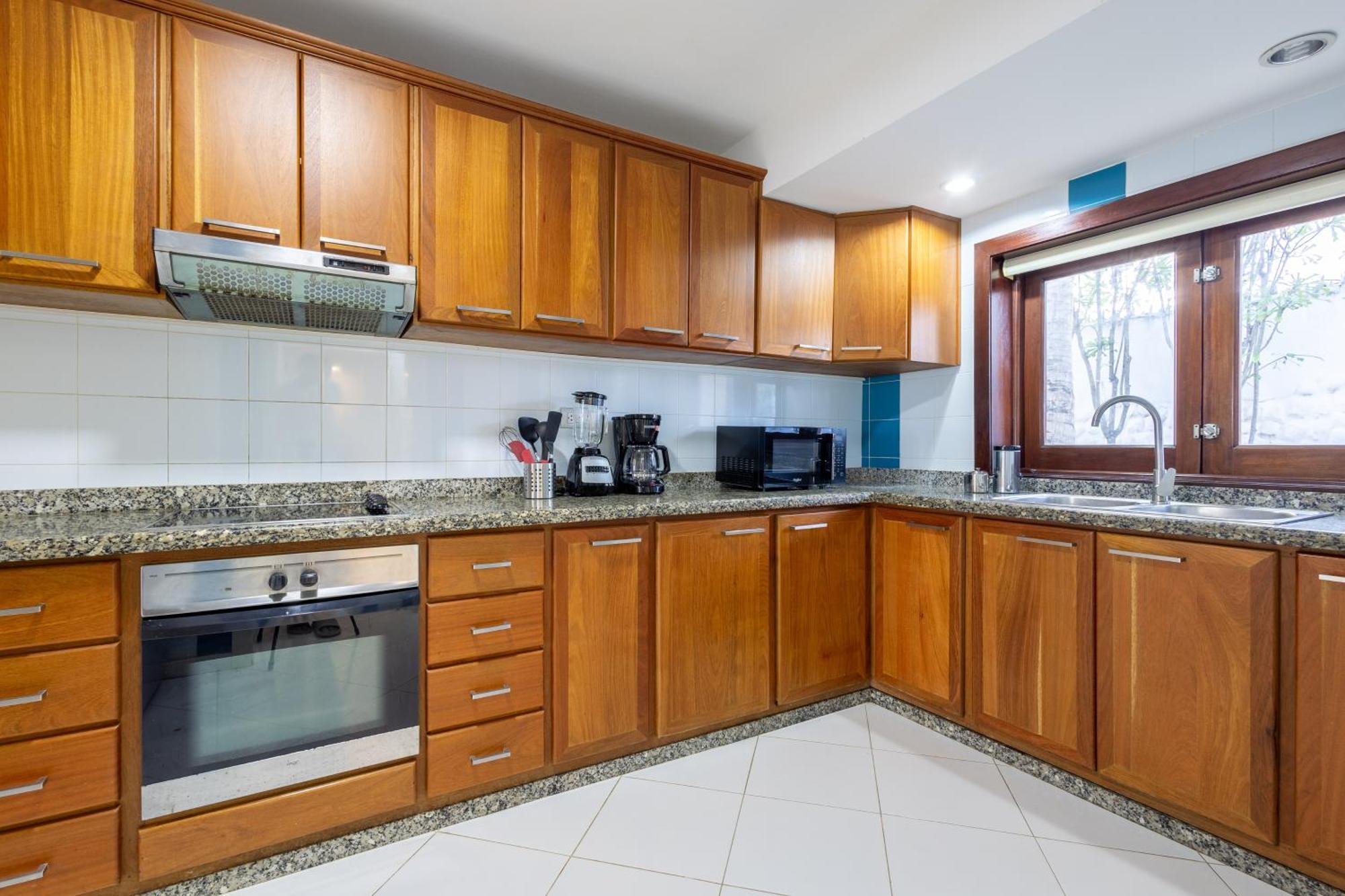 Huge 7-bedroom With Private Pool - Corales *