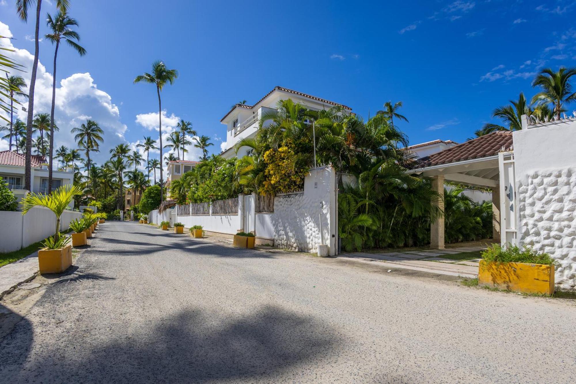 Huge 7-bedroom With Private Pool - Corales Punta Cana