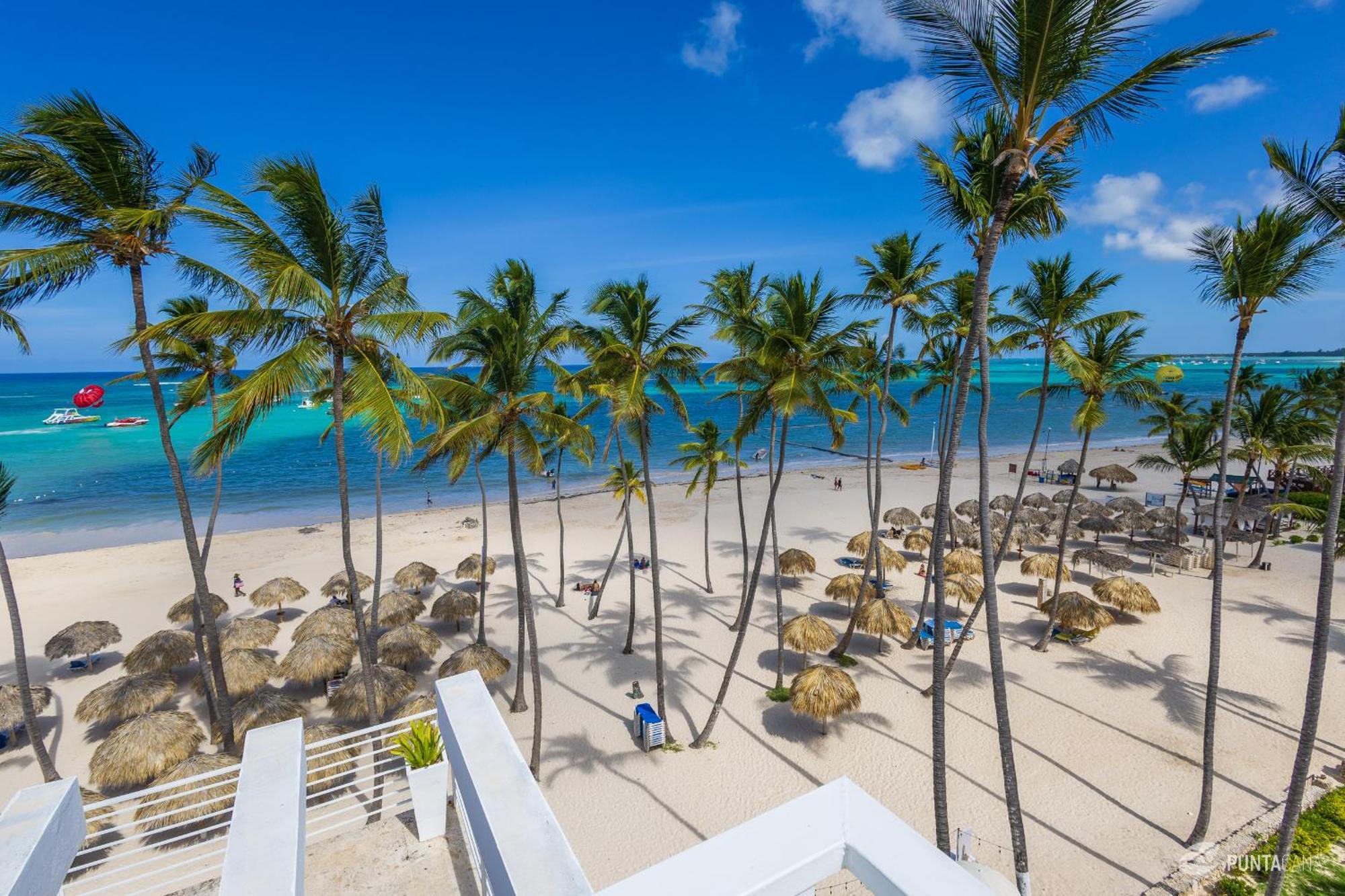 Beachfront For Rent - Ocean View, Private Terrace, And Bbq Apartment