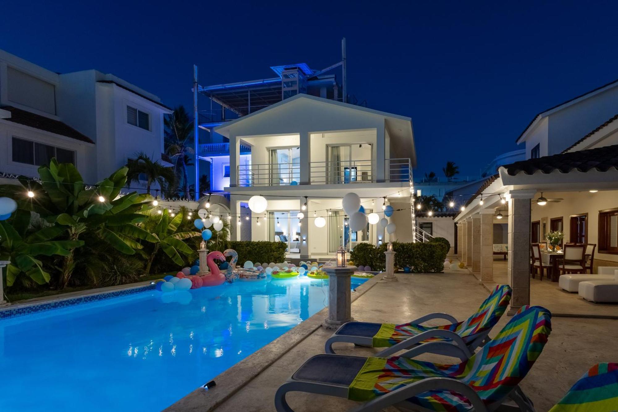 Huge 7-bedroom With Private Pool - Corales *