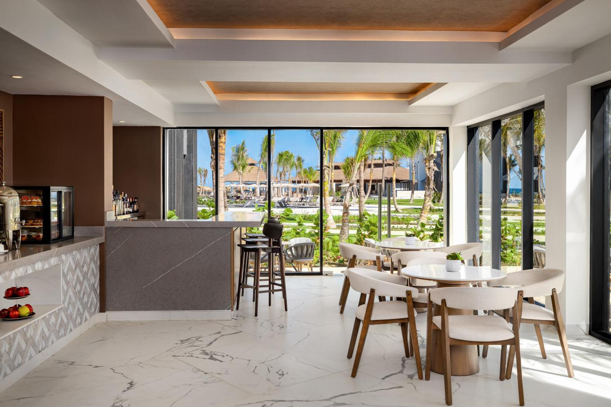 Secrets Tides Resort 5*