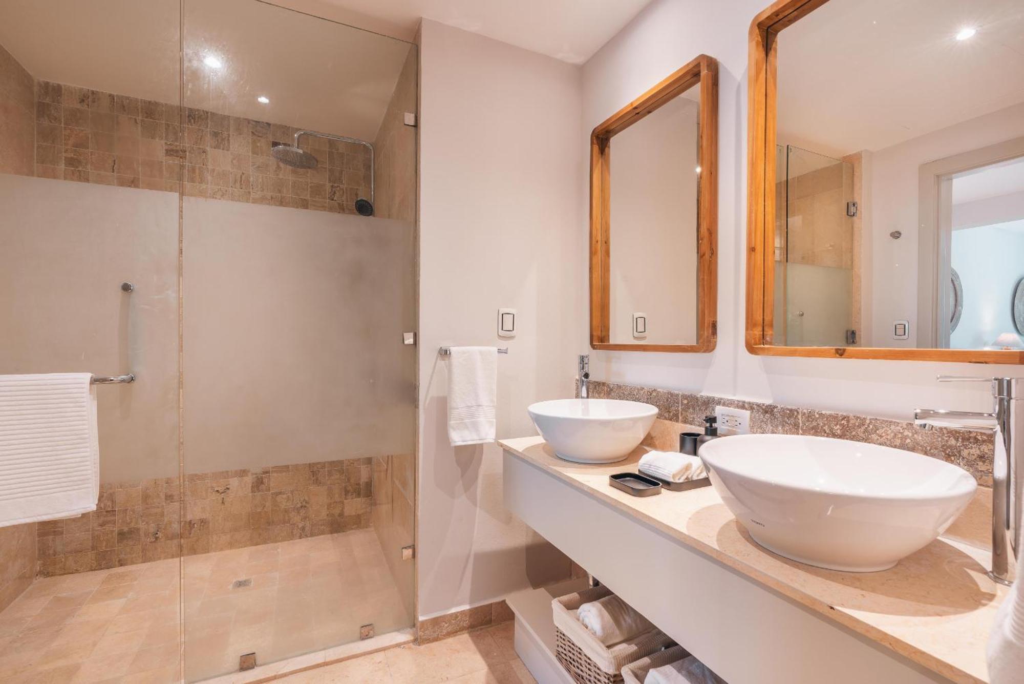 Apartamento With Picuzzi In Cap Cana At Punta Palmera Ba5