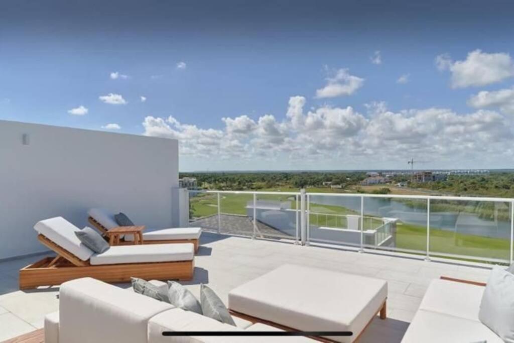 Ocean View Penthouse At Hard Rock By Unwind Apartment *