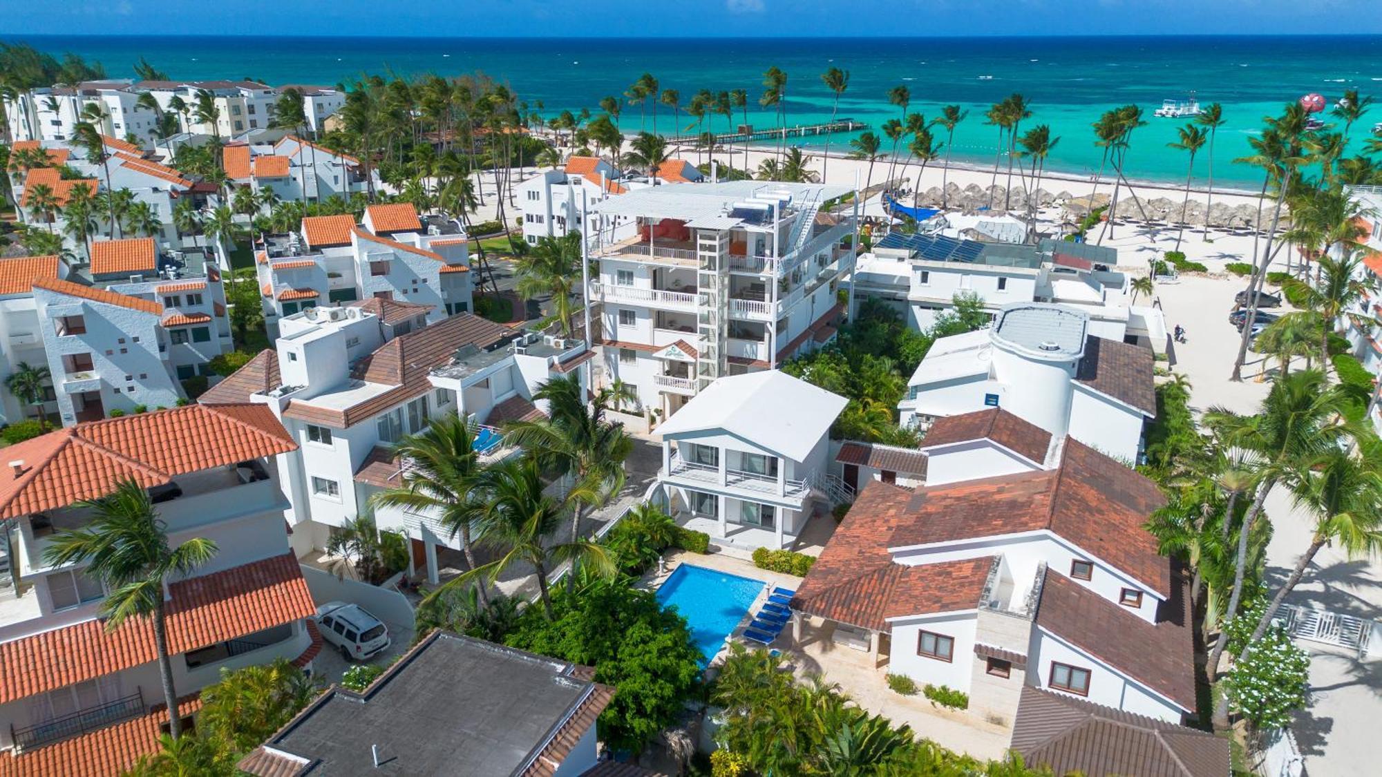 Huge 7-bedroom With Private Pool - Corales Villa *