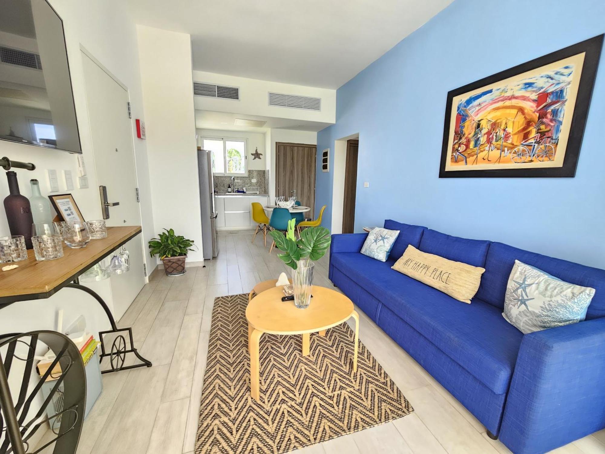 Beachside Oasis: Pool Views And Casino Access *