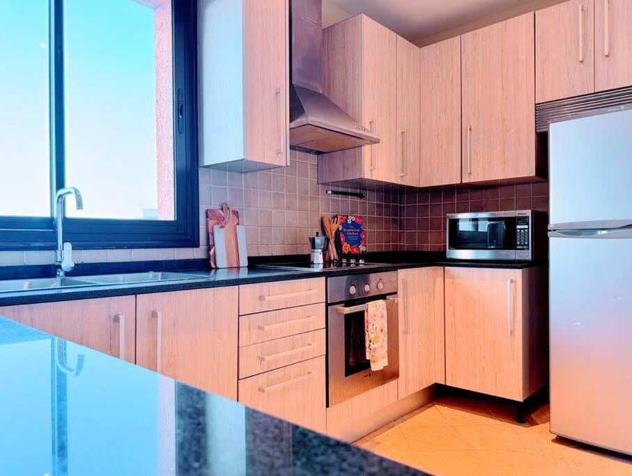 Your Private Pool, Marina Hot Tub & Grounds *