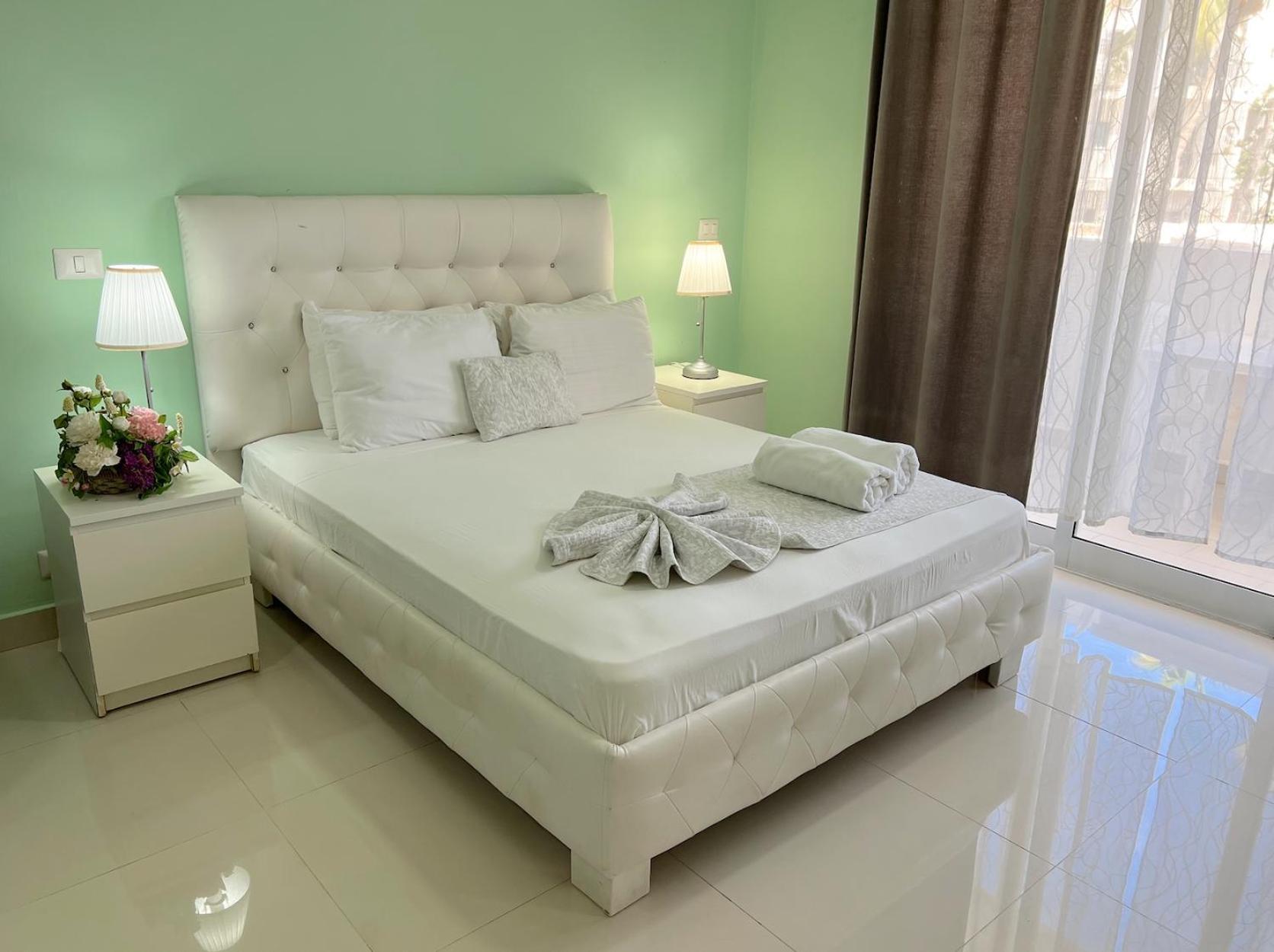 Hotel Tropical With Rooftop Pool And - Bavaro 5*