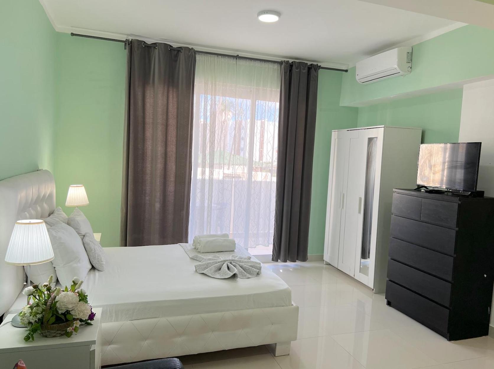 Tropical With Rooftop Pool And - Bavaro Hotel