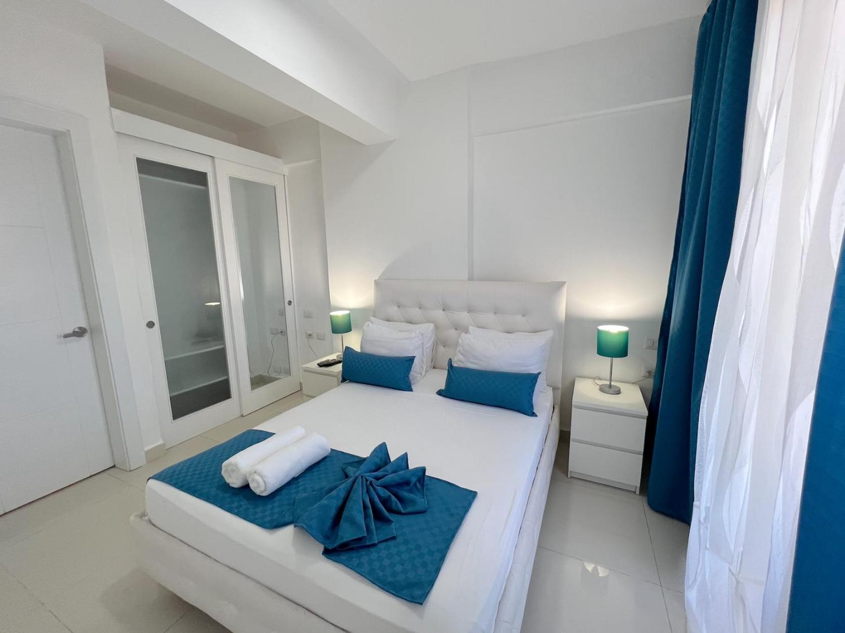 Hotel Tropical With Rooftop Pool And - Bavaro 5*
