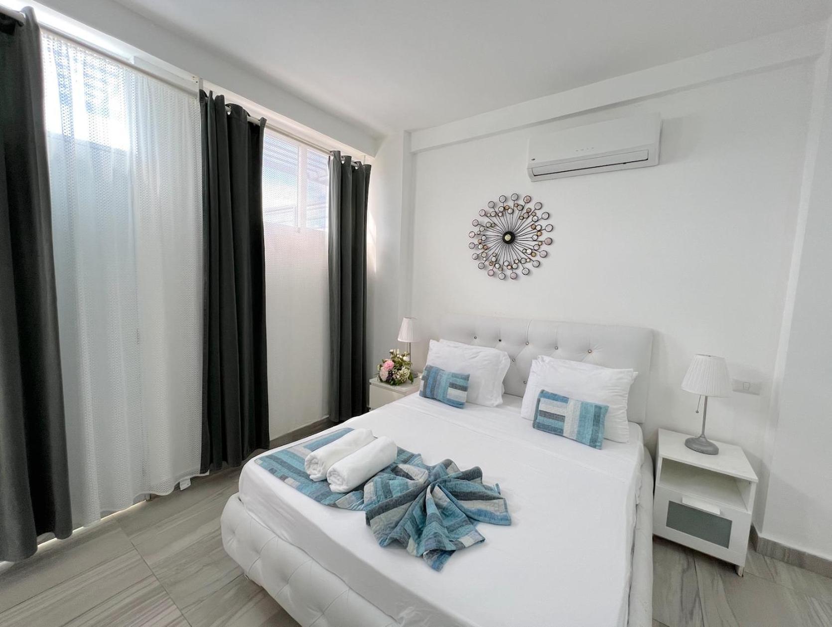 Tropical With Rooftop Pool And - Bavaro Hotel