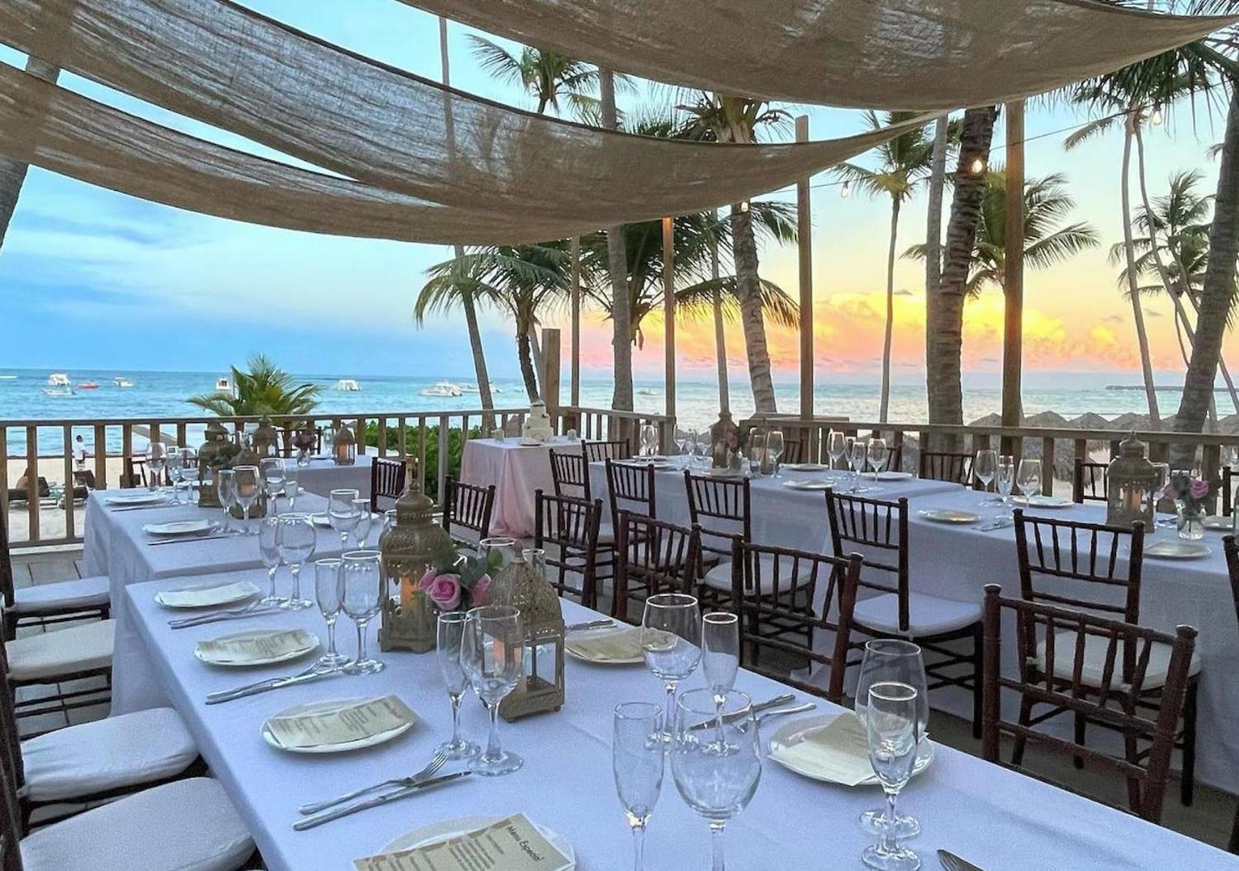 Hotel Tropical With Rooftop Pool And - Bavaro 5*