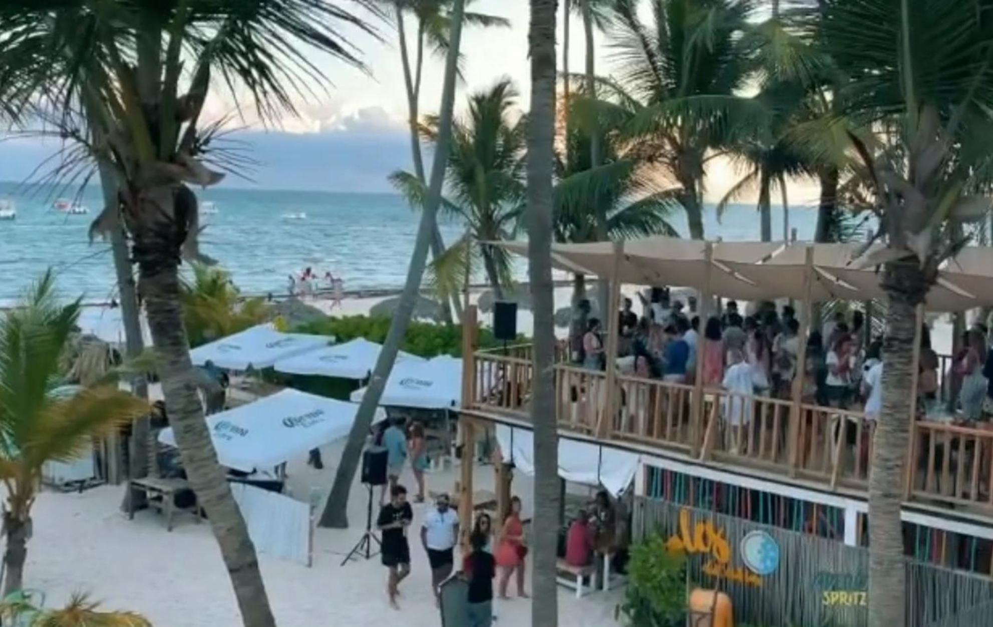 Hotel Tropical With Rooftop Pool And - Bavaro Punta Cana
