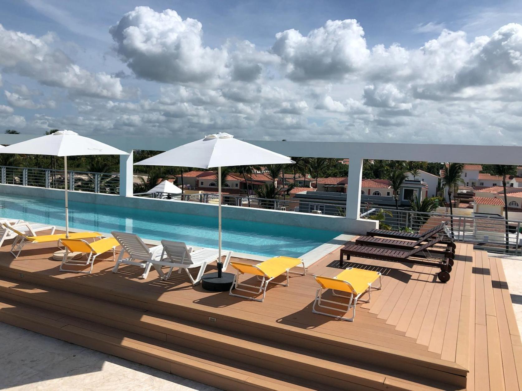 Tropical With Rooftop Pool And - Bavaro Punta Cana