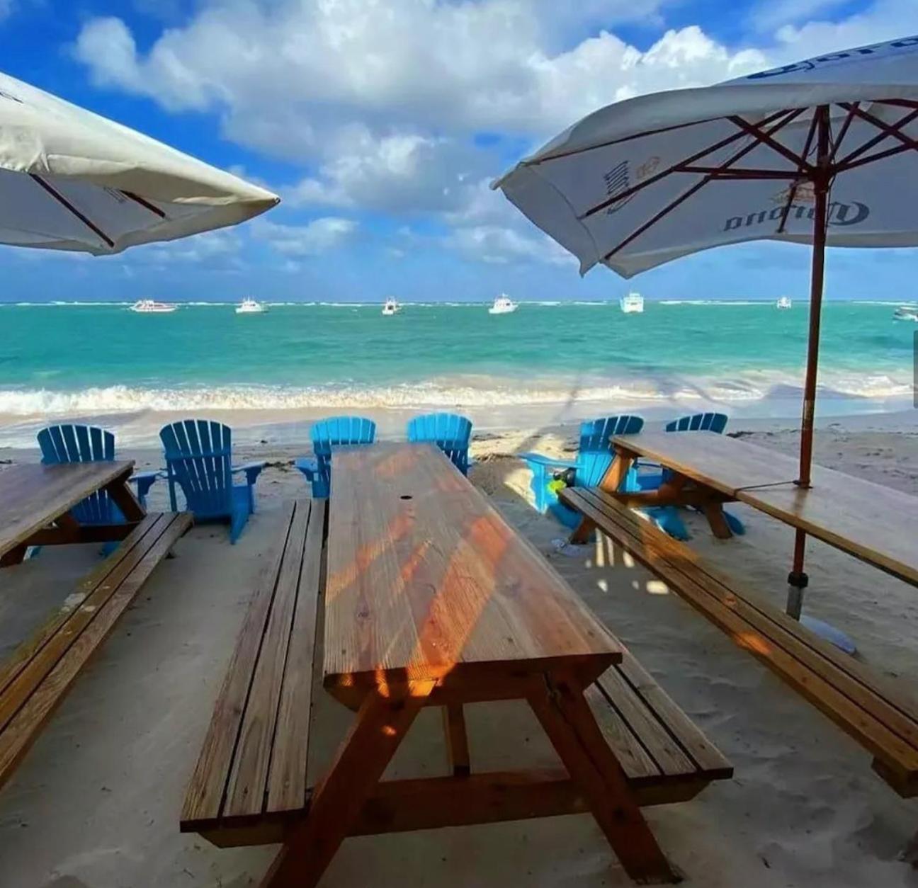 Tropical With Rooftop Pool And - Bavaro
