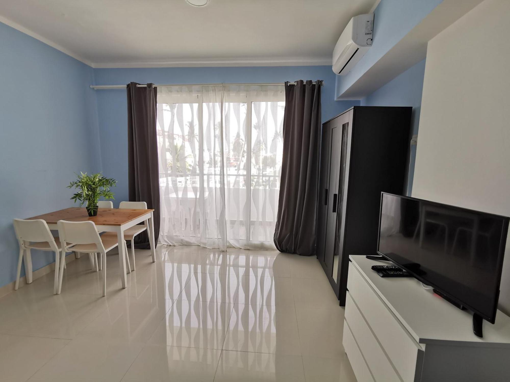 Apartment Paradise With Rooftop Pool And Access