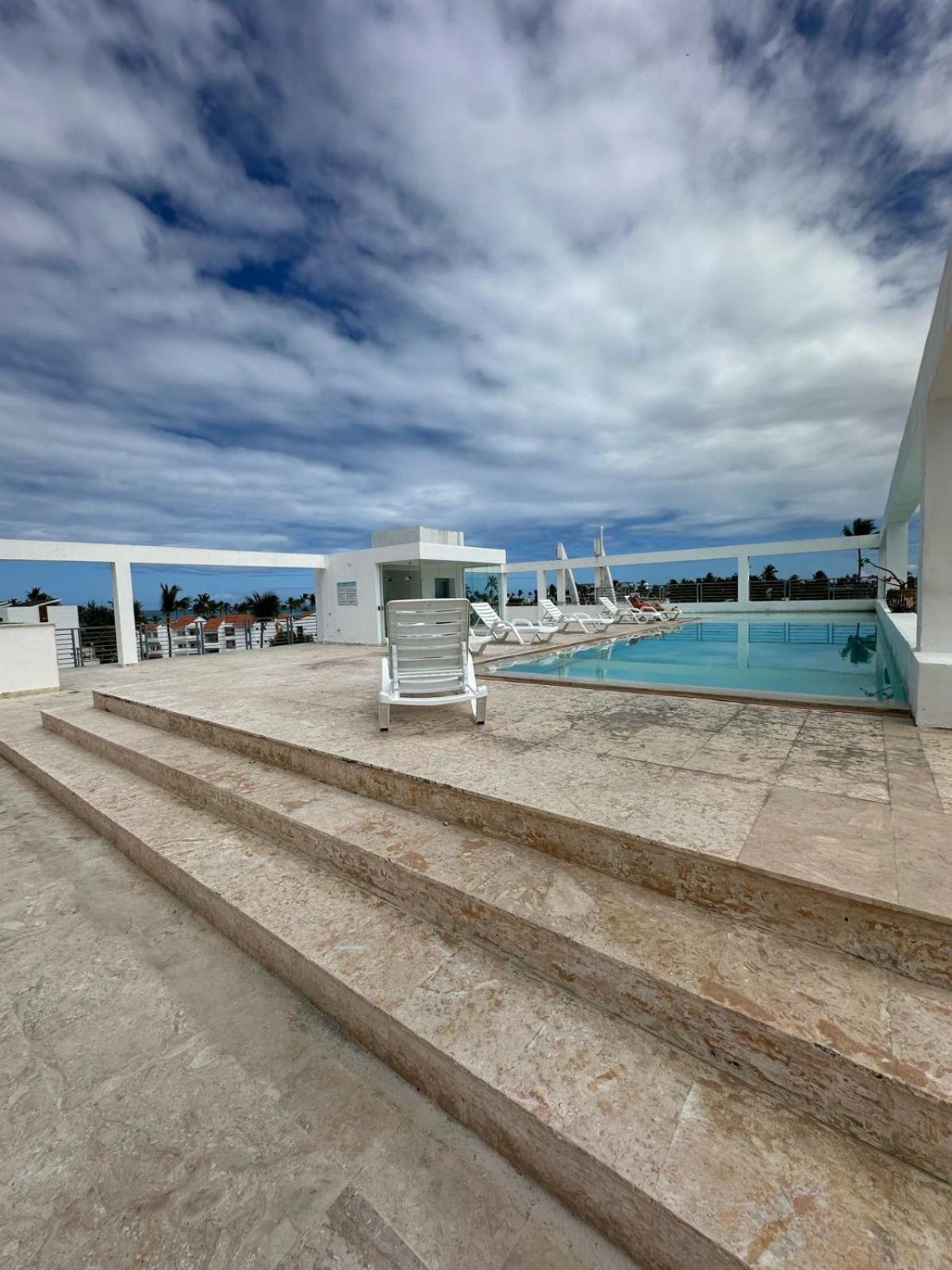 Paradise With Rooftop Pool And Access
