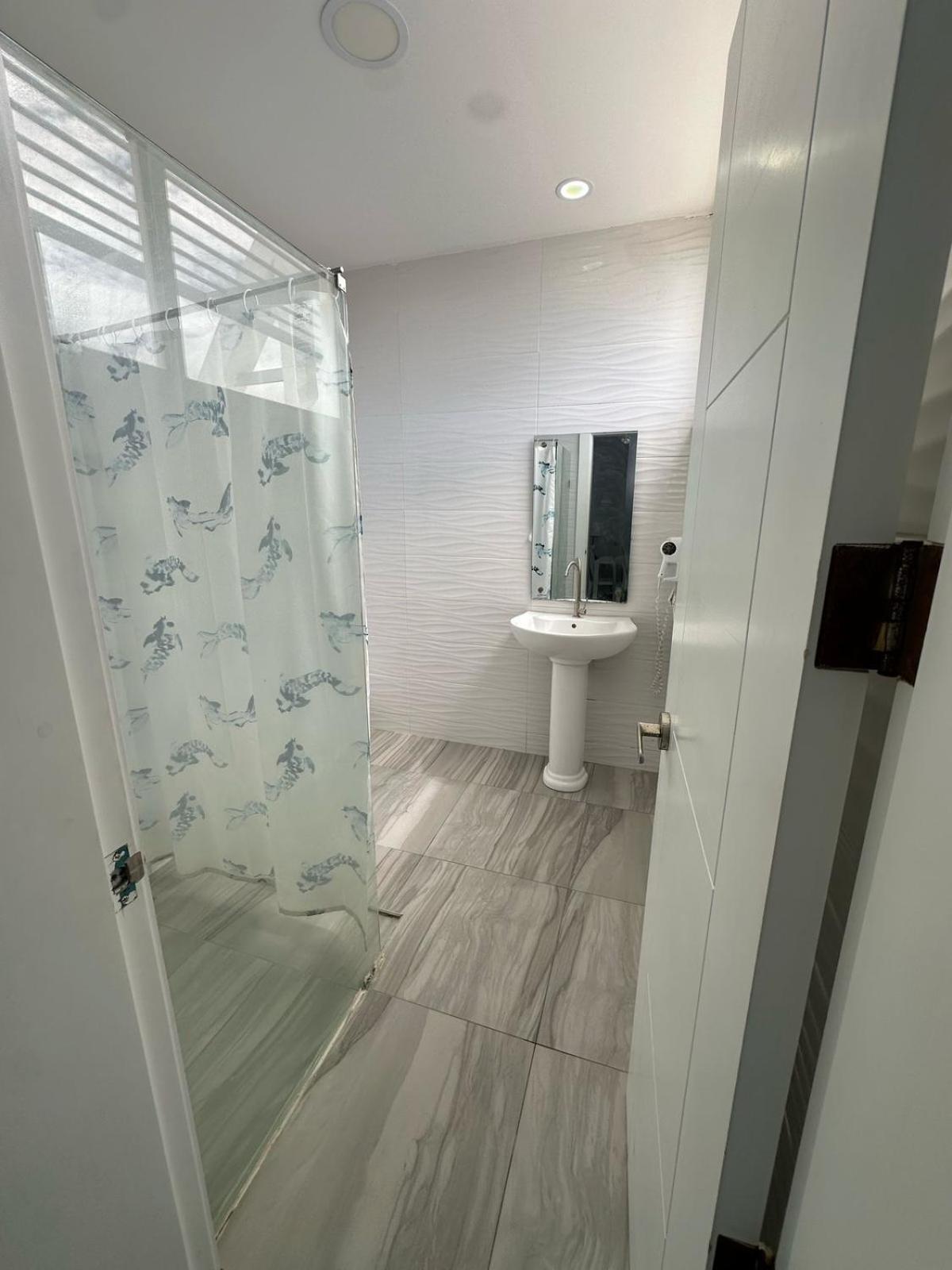 Apartment Paradise With Rooftop Pool And Access *