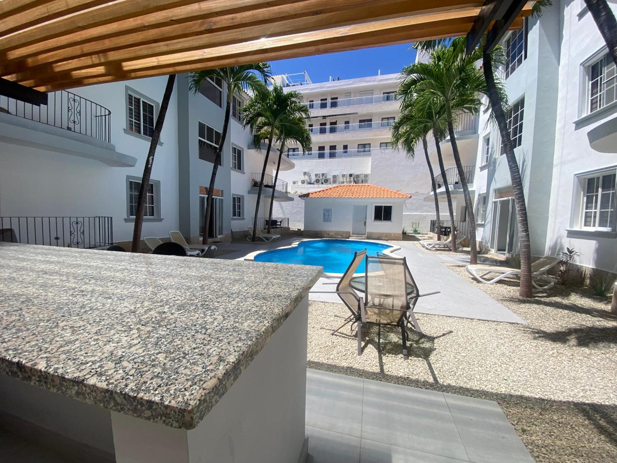 Bavareto Pool Corales Rd *