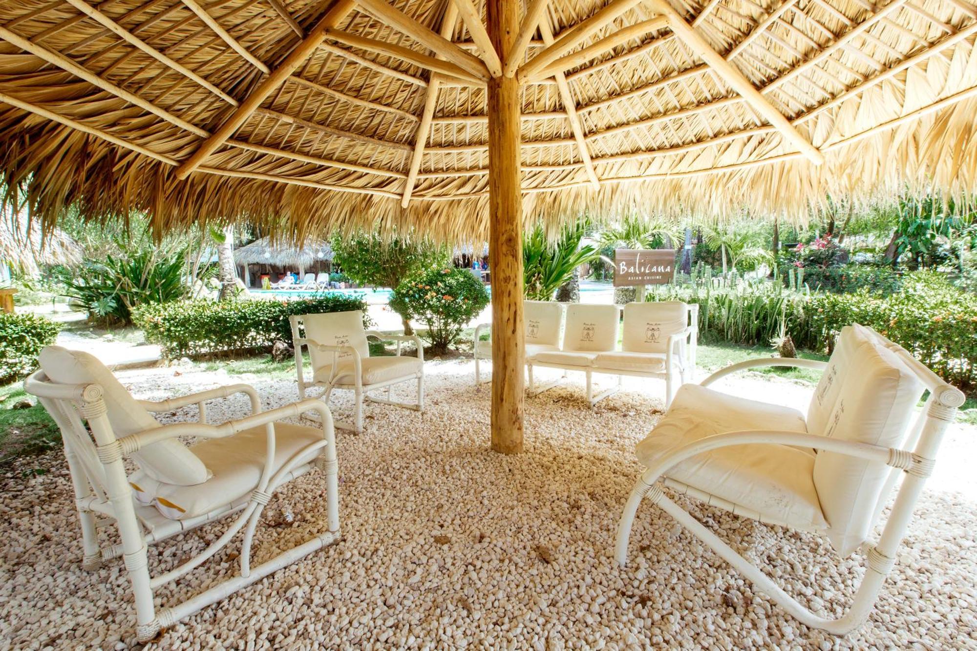 Dukassi Suites Rooftop Pool - Beach Club And Spa - Playa Los Corales