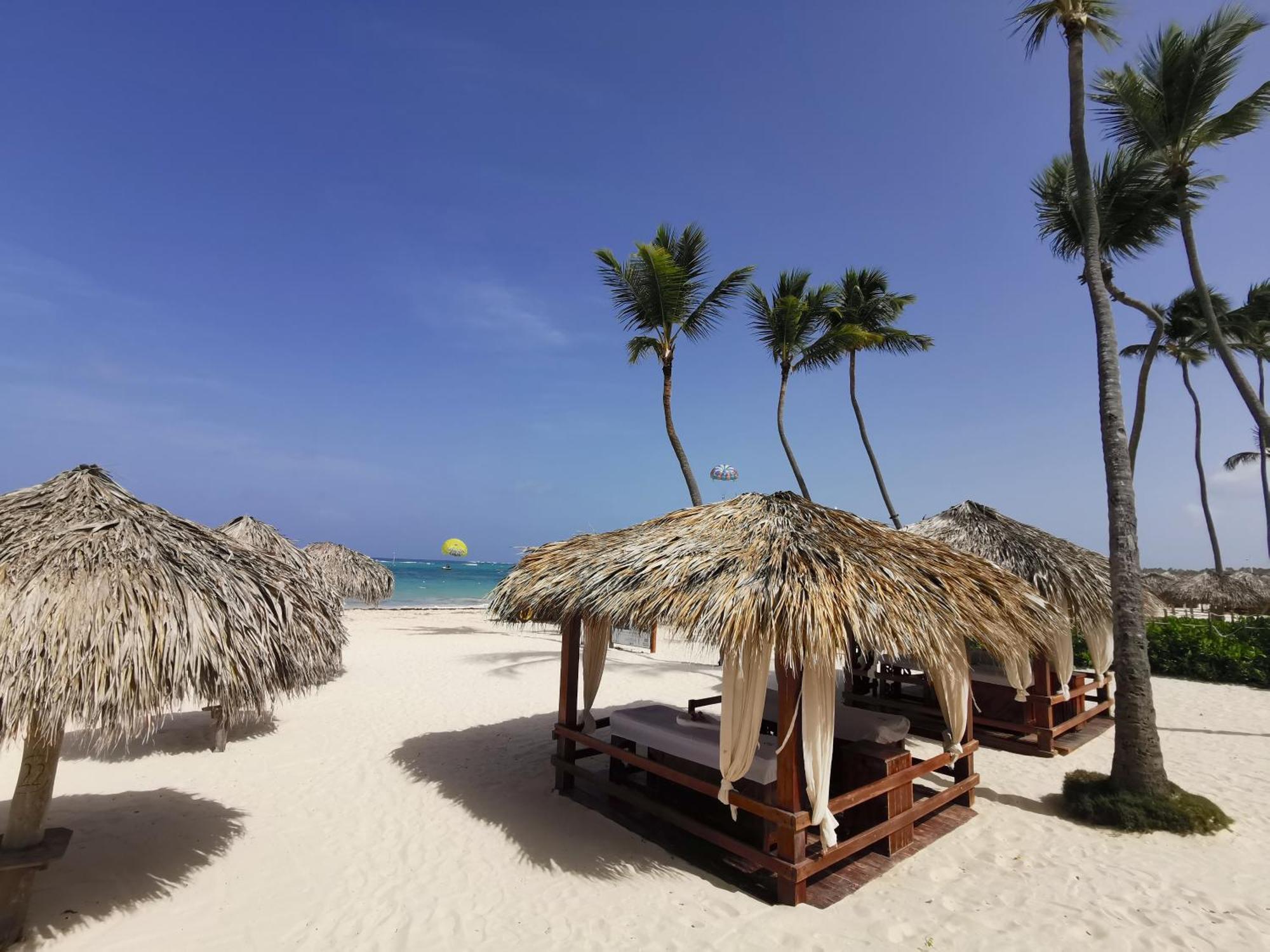Serenity And - Playa Corales