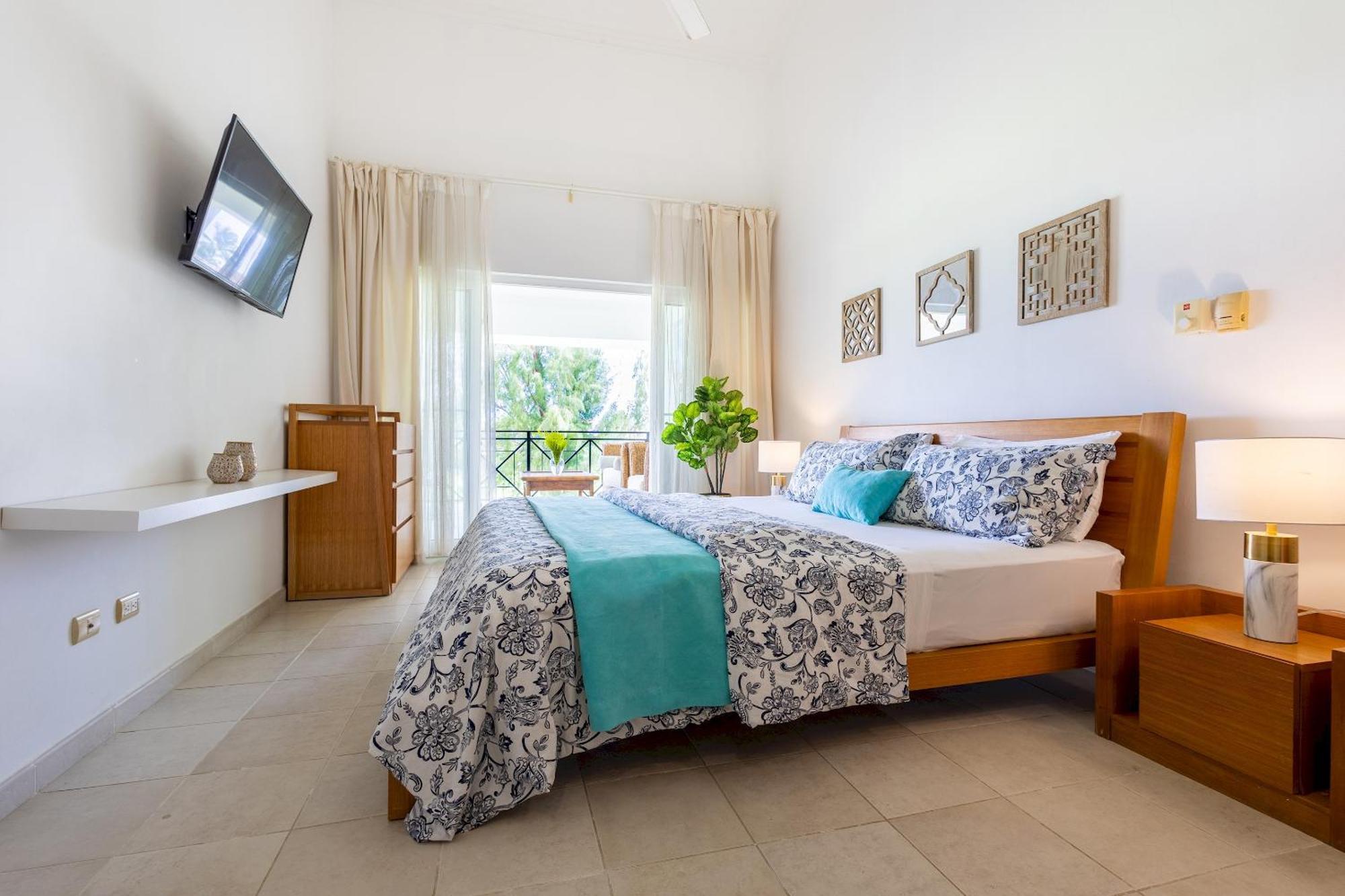 Private & Luxury Cocotal In Gated & Secured Community Apartment