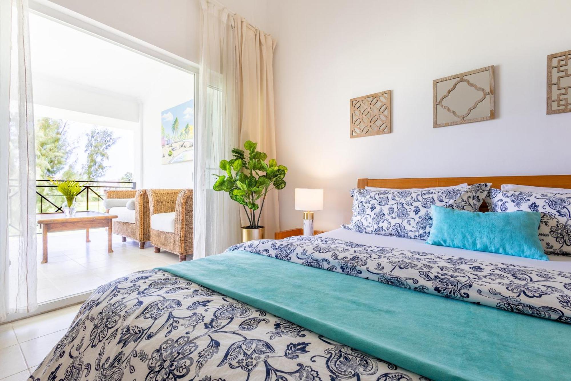Private & Luxury Cocotal In Gated & Secured Community Apartment