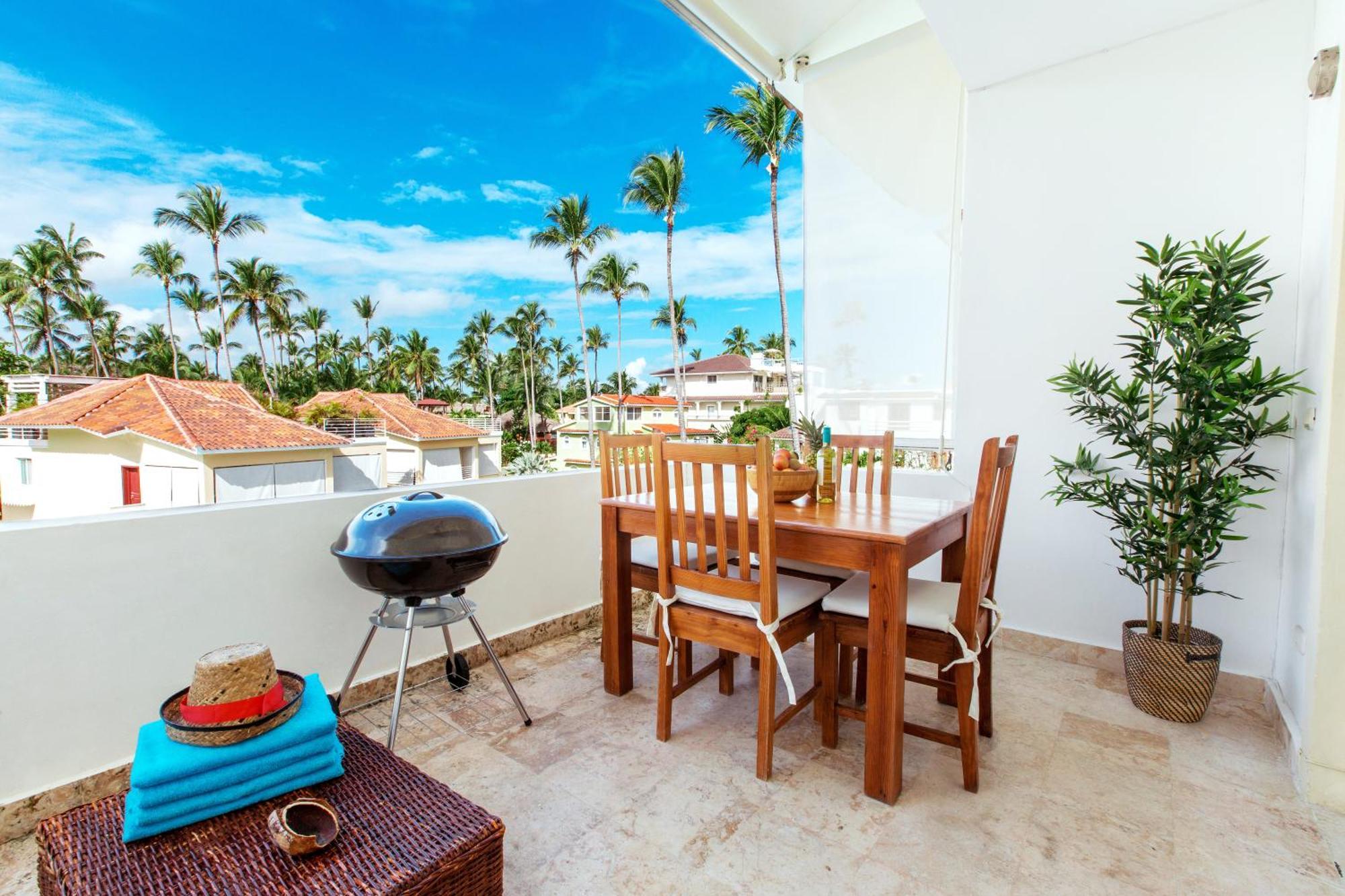 Aparthotel Caribbean Village Playa Corales 5*