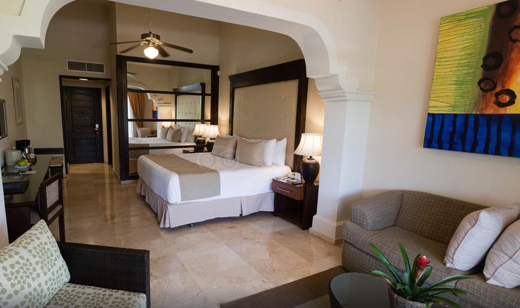Hotel Suites At Melia Caribe Beach And 4*