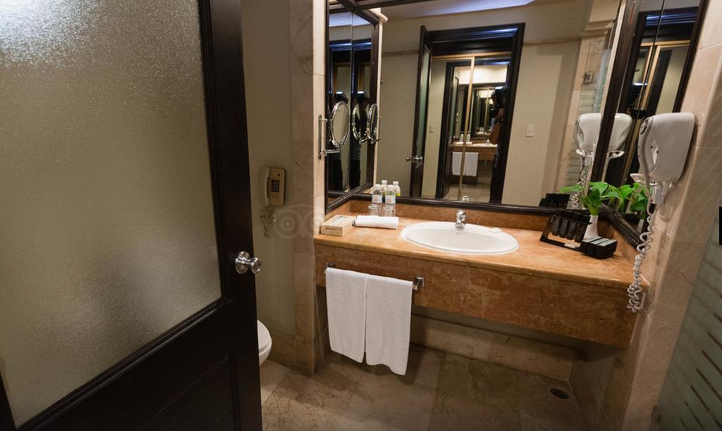Suites At Melia Caribe Beach And 4*