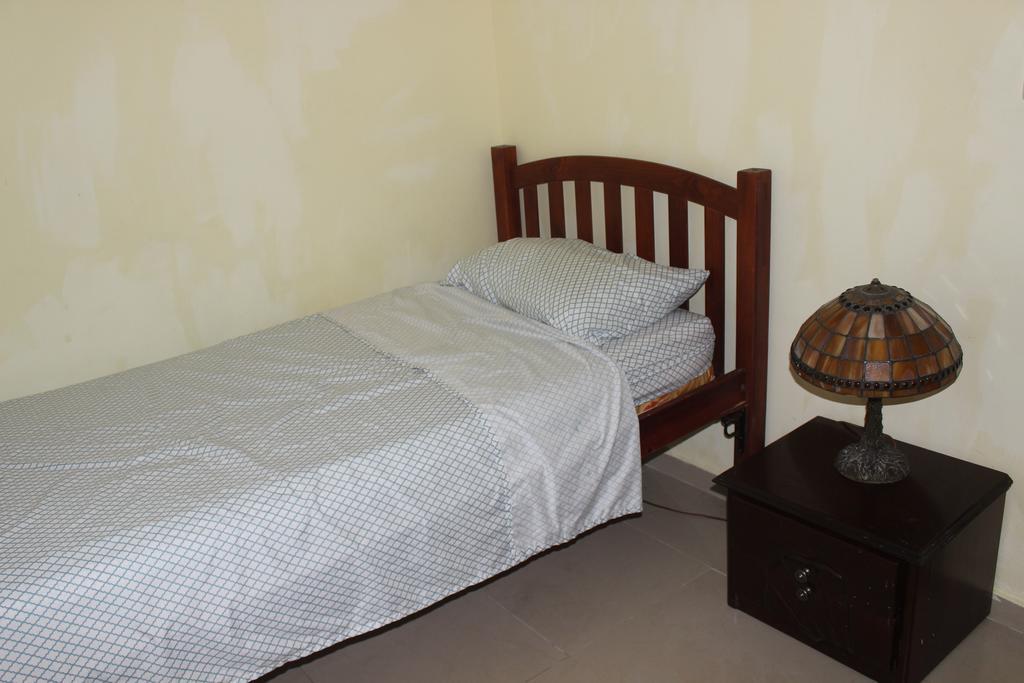 Shirley's Beach Place Homestay *