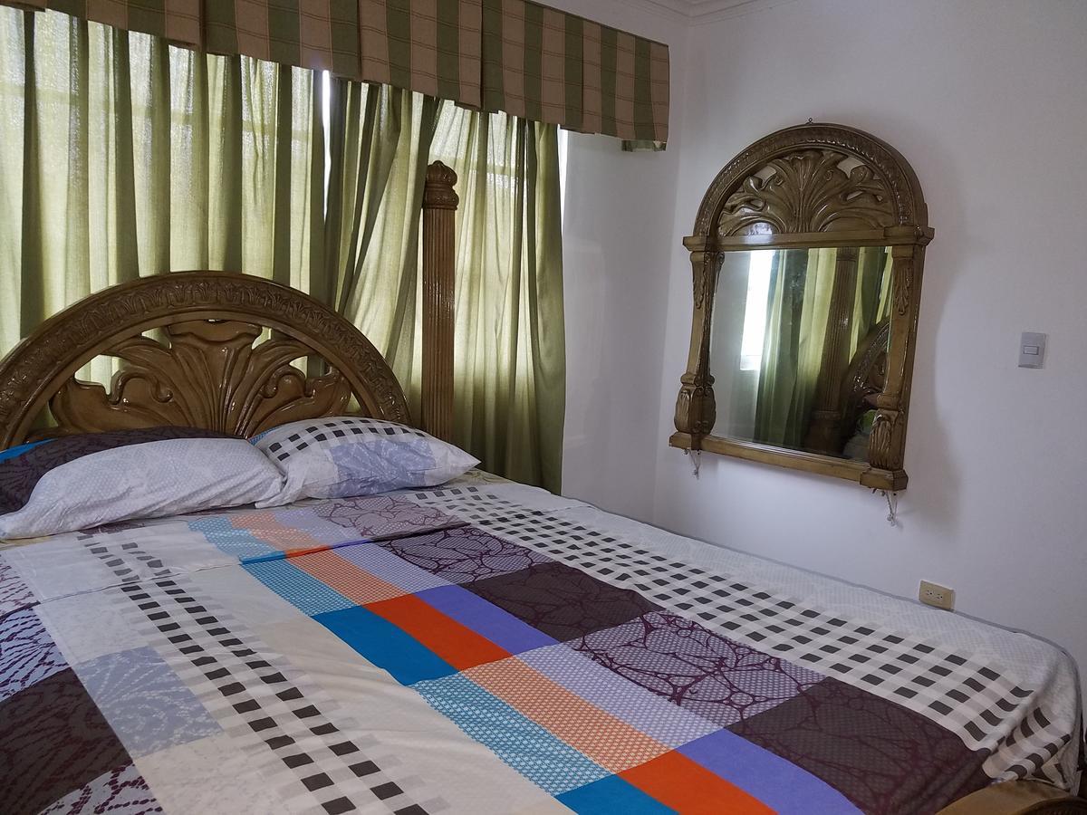 Homestay Shirley's Beach Place *